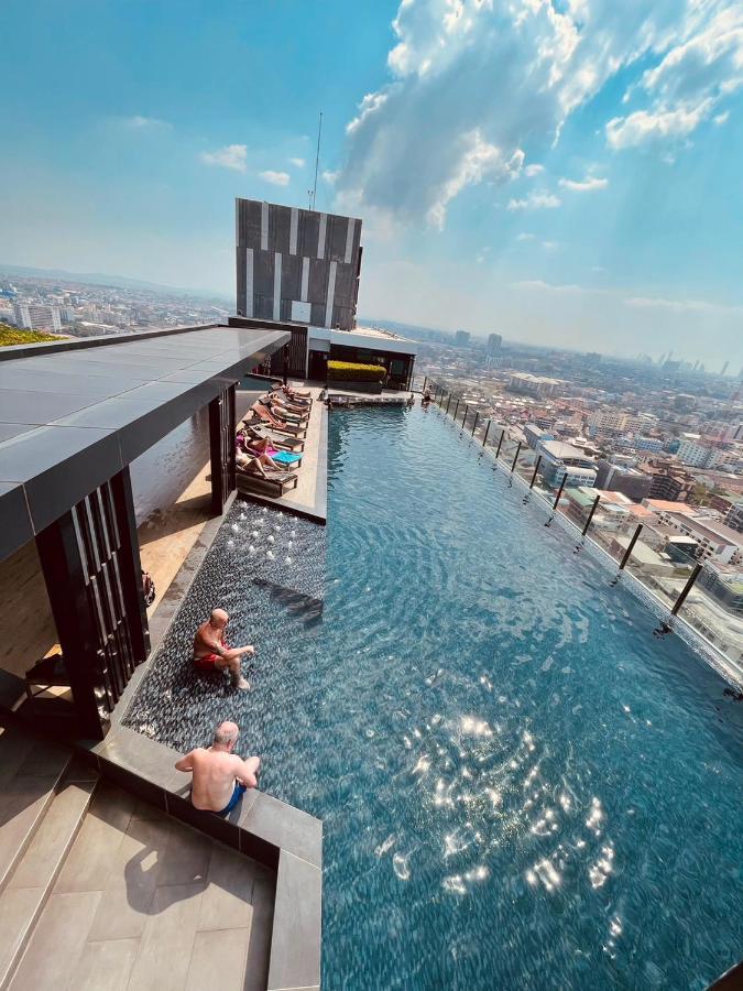 The Base Central Pattaya 2 Bed 2 Bath By Numam Esterno foto