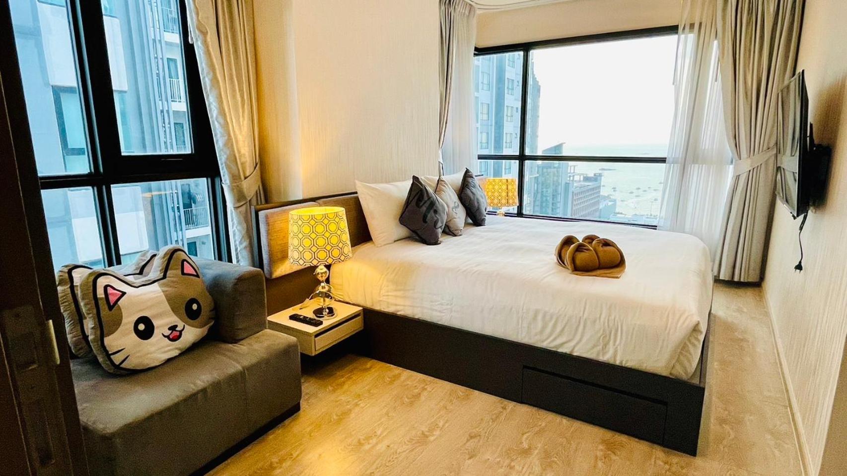 The Base Central Pattaya 2 Bed 2 Bath By Numam Esterno foto
